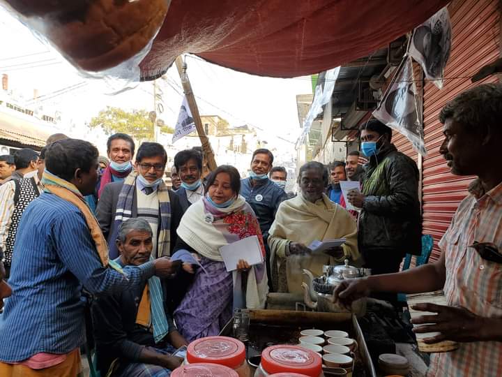 সিংড়ায় ফেরদৌসের নৌকায় উমা চৌধুরীর ভোট প্রার্থনা